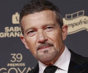 antonio-banderas-shares