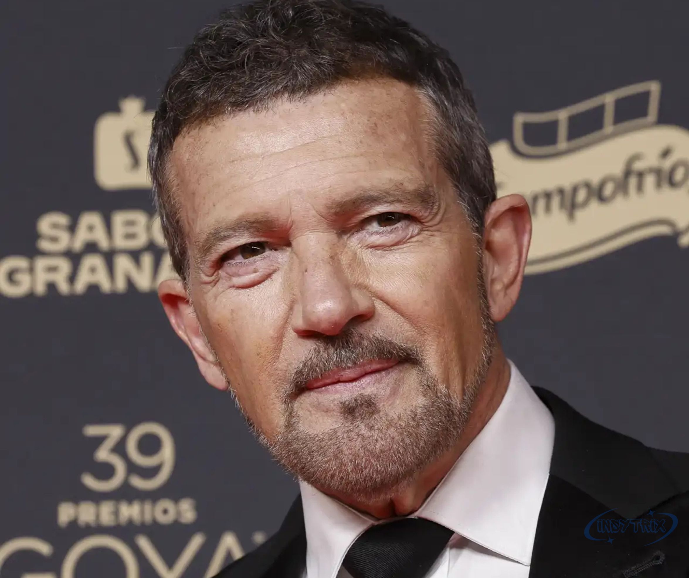 antonio-banderas-shares