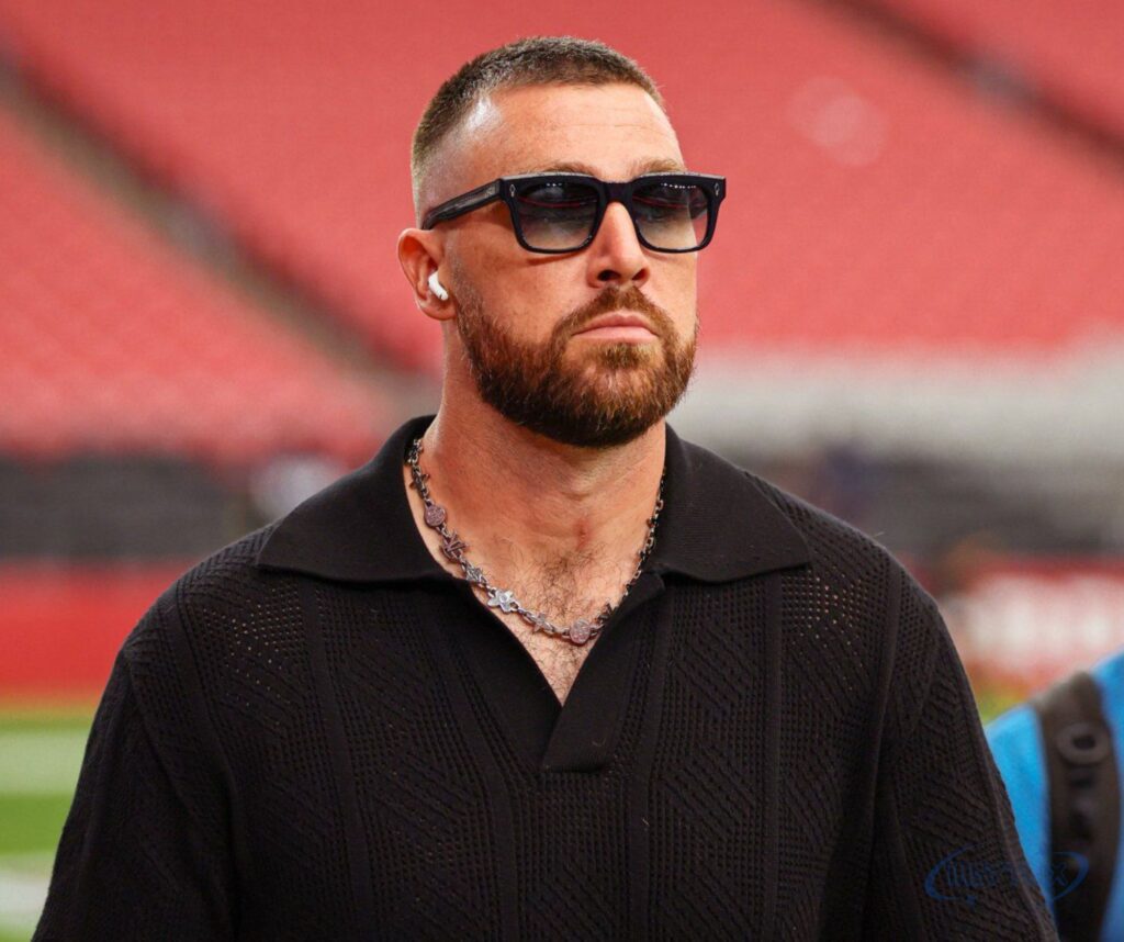 travis-kelce-and-taylor